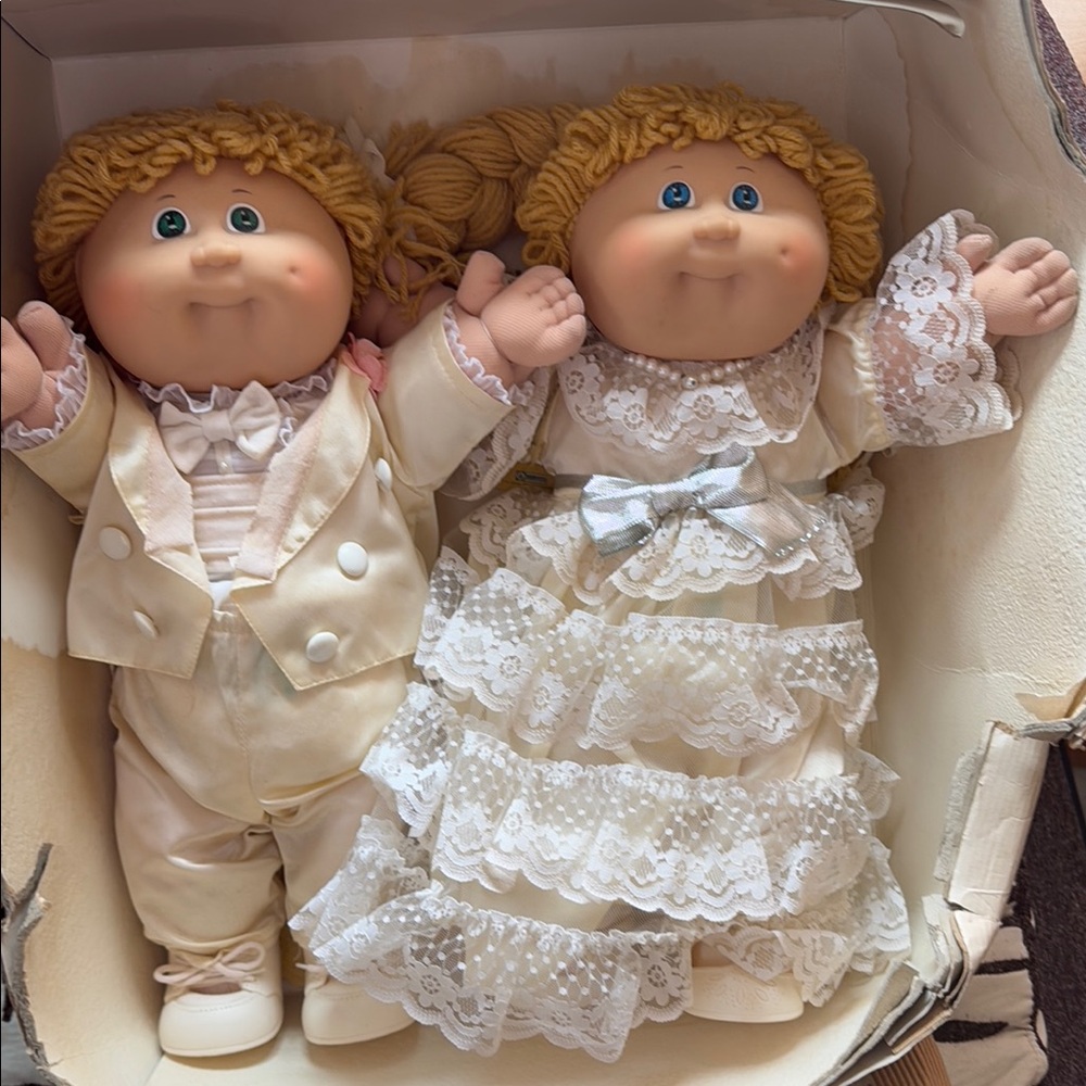 Cabbage patch  Bride and Groom Vintage dolls